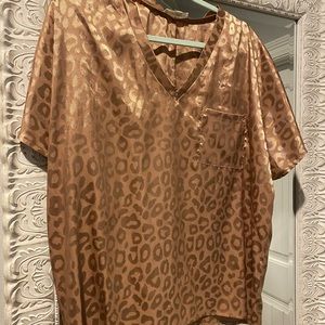 Silky leopard top